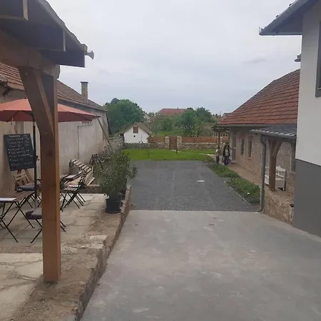 Myrtus Borbar Es Vendeghaz Apartment Tarcal Exterior photo